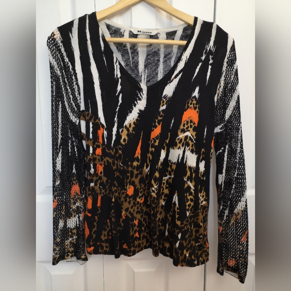 Nygard Collection Animal Print V-Neck Lightweight Sweater - Medium